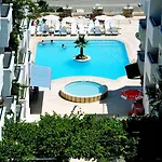 Sunpoint Bodrum فندق غومْبيت